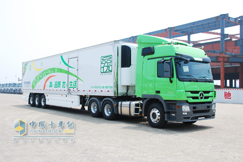 梅賽德斯-奔馳向品優(yōu)物流交付的梅賽德斯-奔馳Actros 2644卡車