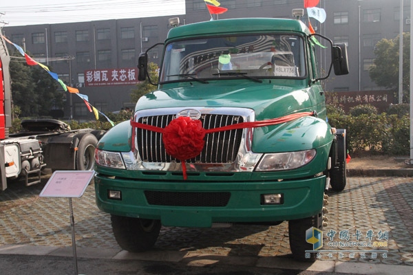 CA4140型4x2長頭牽引車