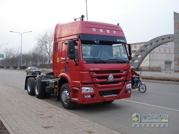 中國(guó)重汽豪沃牽引車