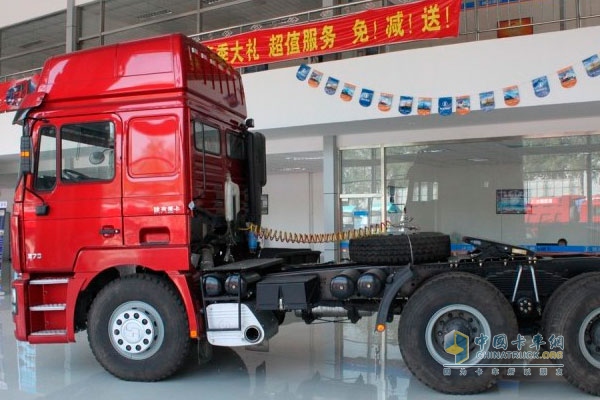 陜汽德龍F(tuán)3000  6*4牽引車（輕量化版）