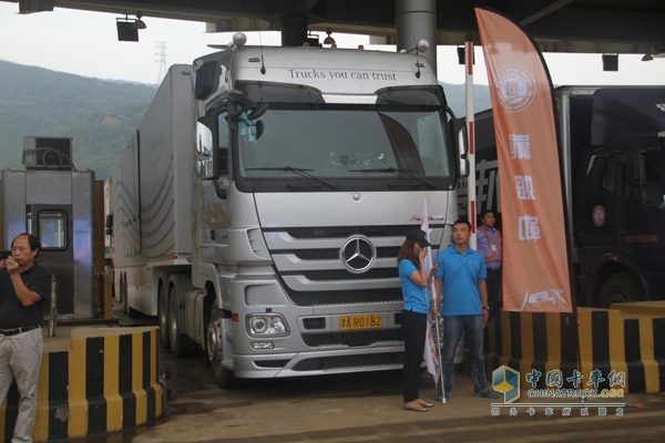 現場的奔馳Actros2646卡車