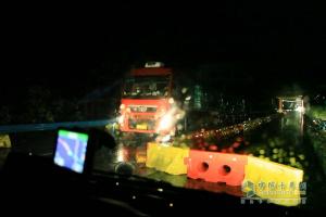 風雨兼程 奔馳卡車荊州到成都油耗測試