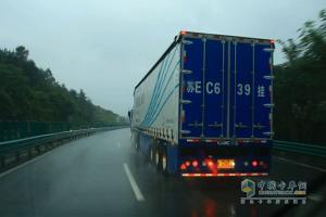 風雨兼程 奔馳卡車荊州到成都油耗測試