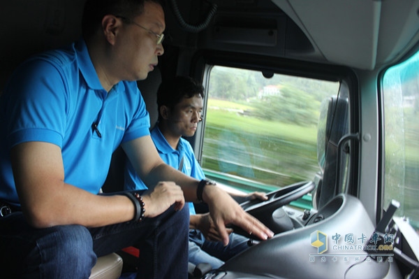 風(fēng)雨無阻 奔馳卡車成都到陜西油耗測(cè)試