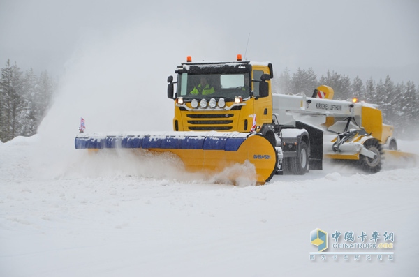 Scania G400 4x4 機(jī)場(chǎng)掃雪車