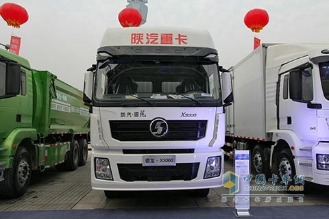 陜汽 德龍X3000 245馬力 6X2 國四 廂式載貨車