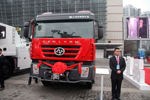 上汽依維柯紅巖杰獅 4×2 350馬力國(guó)IV城市主戰(zhàn)消防車