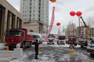 中國重汽豪沃T7H產(chǎn)品走進阿城