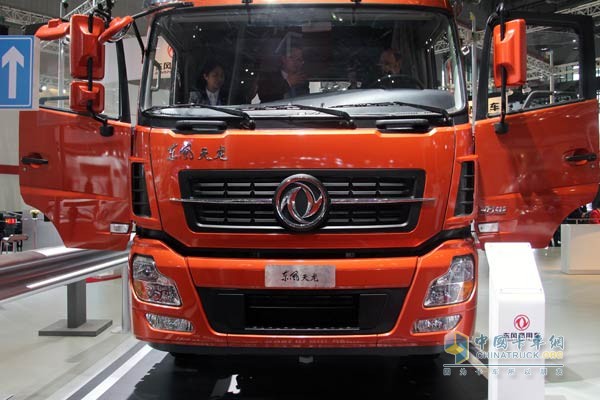 東風(fēng)天龍 6 ×4 雷諾Dci 420馬力牽引車