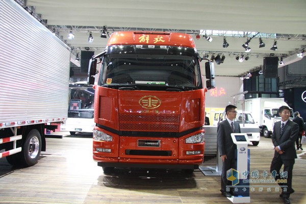 一汽解放 J6領(lǐng)航版 錫柴460馬力 6x4牽引車