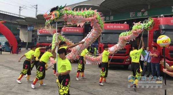 東風(fēng)天龍卡車(chē)駕駛員大賽半決賽現(xiàn)場(chǎng)