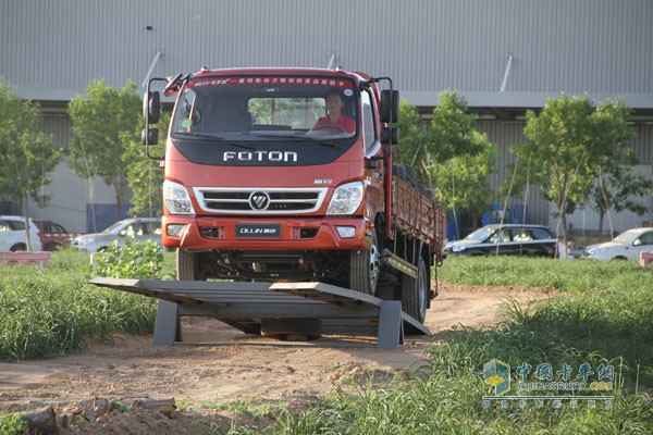 奧鈴CTX康明斯2.8L氣剎車(chē)型滿(mǎn)載特殊路面測(cè)試