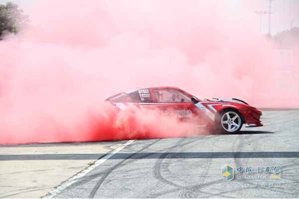 零公里潤滑油漂移車隊賽車漂移表演