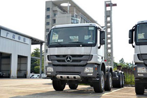 奔馳 Actros408馬力 8X4 重卡載貨車(型號(hào)4141底盤)