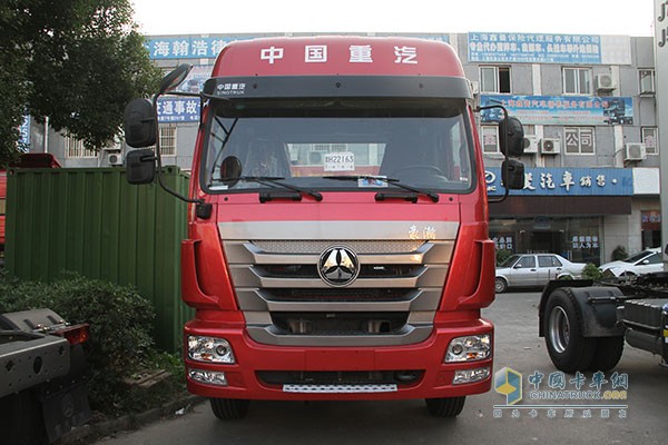 中國(guó)重汽豪瀚J5G34 340馬力 4X2港口牽引車