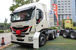 依維柯 Stralis Hi-Way 500馬力 6X2 牽引車