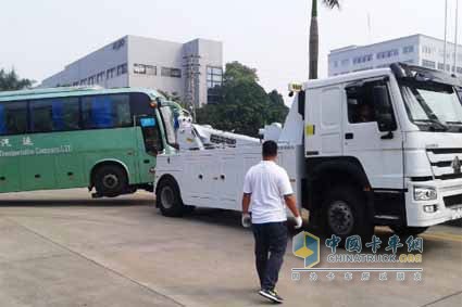 第五屆中國清障車操作技能爭霸賽：中國重汽引萬眾矚目