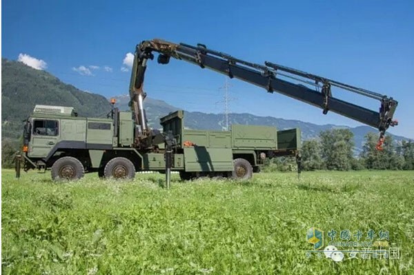 奧地利軍車諜照安普重型救援車顯風(fēng)采