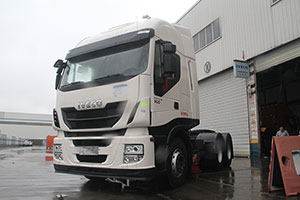 依維柯 Stralis Hi-Way 500馬力 6X2 牽引車