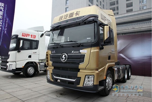 陜汽 德龍X3000黃金之星 550馬力 6X4 牽引車（輕量化版）