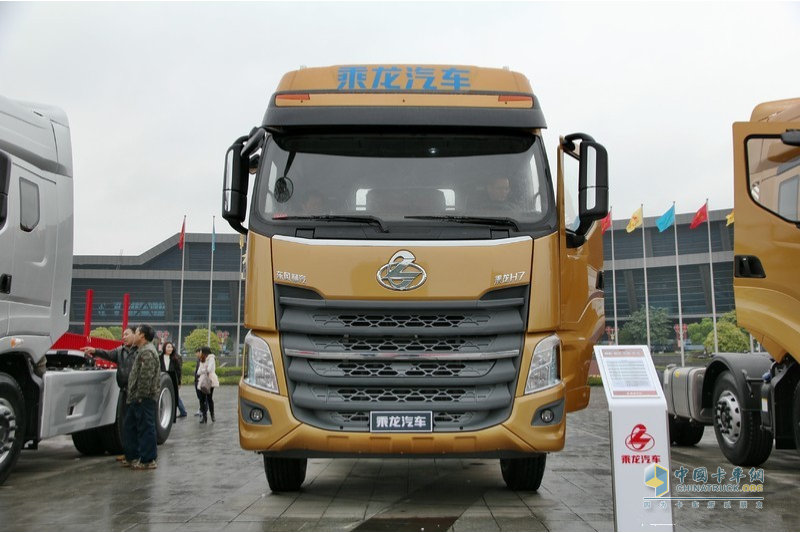 東風柳汽 乘龍H7 480馬力 6X4 牽引車