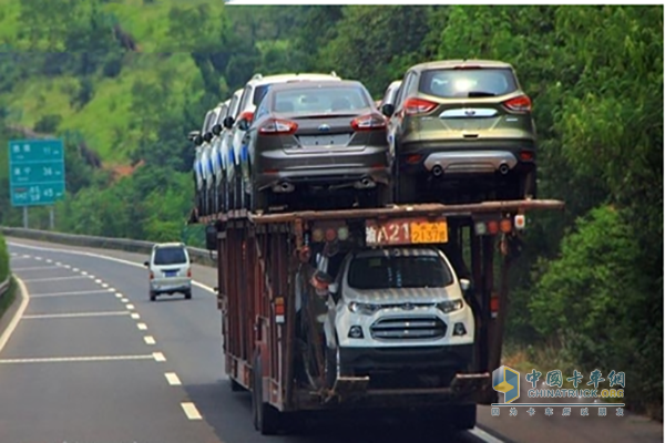 國內(nèi)轎運車的亂象