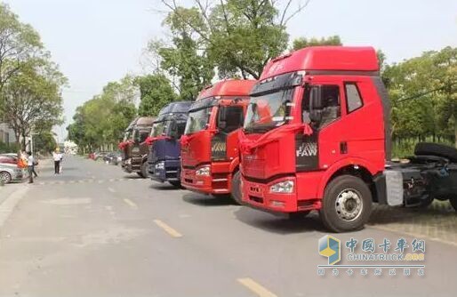 一汽解放J6P 6X4 領航版牽引車產(chǎn)品推介會上海站