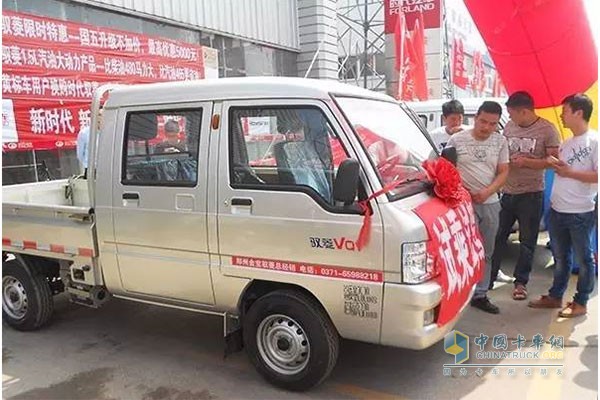 用戶進(jìn)行試乘試駕