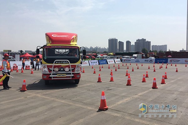 奧鈴CTS超級(jí)輕卡賽車