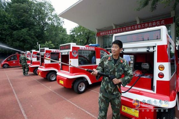 迷你消防車射程在七八米左右