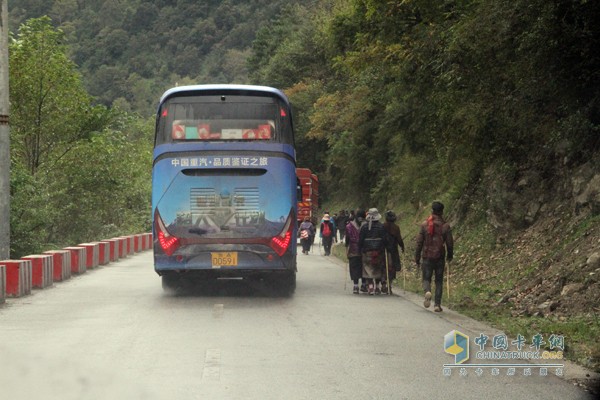 中國重汽品質(zhì)鑒證之旅第一季藏地探索世界屋脊