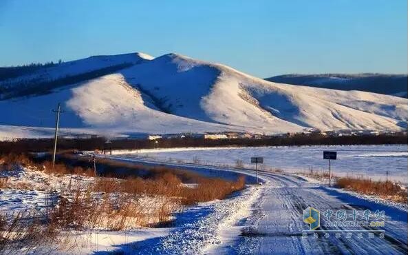 南方突降大雪，行車在外的你該如何應(yīng)對(duì)？