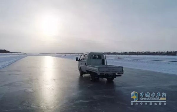 飛碟締途榮獲“極地可靠卡車”榮譽(yù)