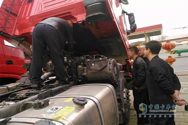 紅巖杰獅冠軍版整車采用IVECO重卡技術