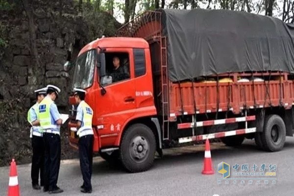 在規(guī)定時間內(nèi)停車車主無需繳納停車費(fèi)