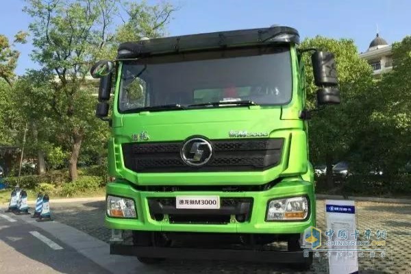 陜汽德龍M3000純電動8×4自卸車