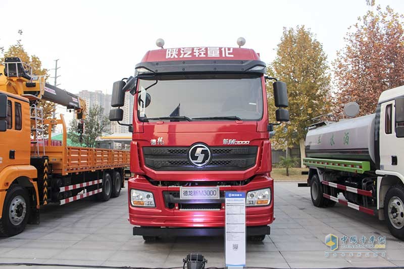 陜汽重卡 德龍新M3000 430馬力 8X4 12米綠通版載貨車