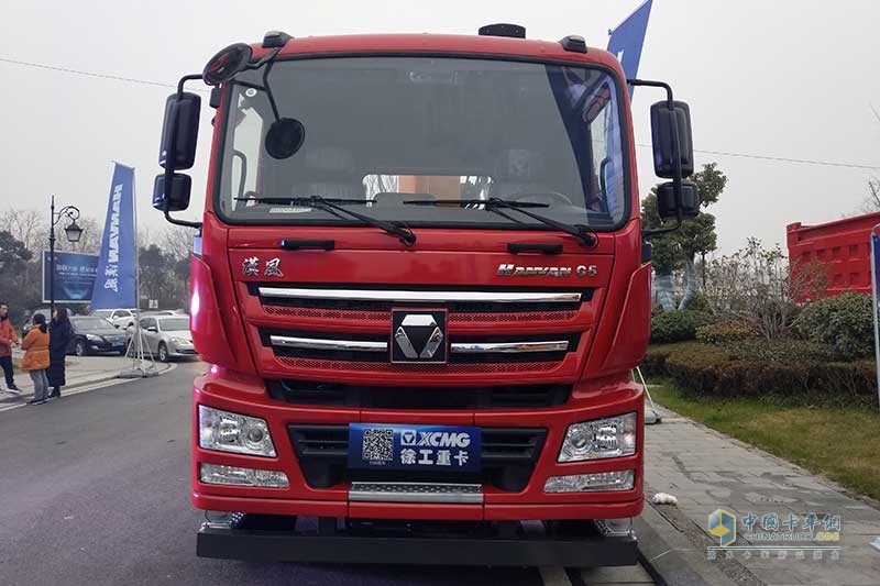 徐工汽車 漢風(fēng)G5 8×4 350馬力 隨吊車