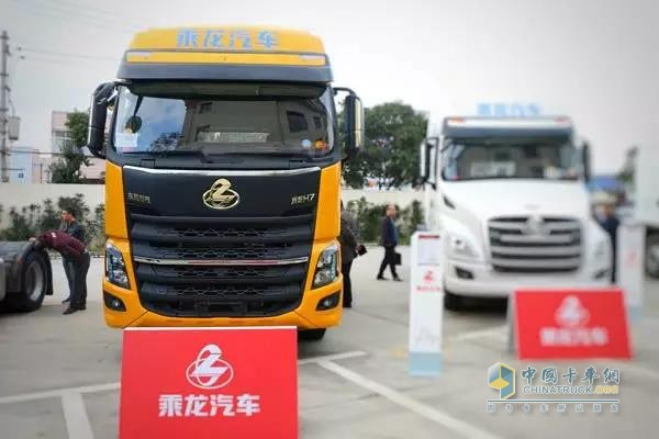 乘龍H7 6×4牽引車(chē)