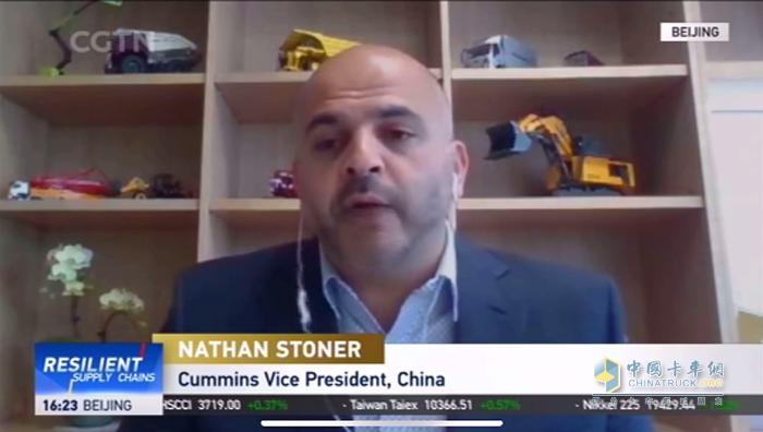 中國區(qū)業(yè)務(wù)的康明斯集團副總裁石內(nèi)森(Nathan Stoner)接受中國國際電視臺(CGTN)采訪