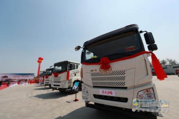 石家莊一汽解放青汽JH6攪拌車(chē)交車(chē)儀式現(xiàn)場(chǎng)