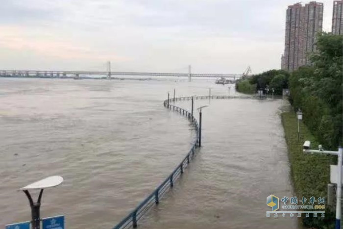 皖南地區(qū)持續(xù)遭受大暴雨、特大暴雨襲擊