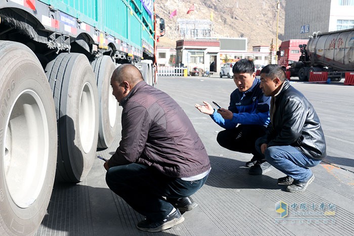 鑼響產(chǎn)品負責人講解新國標掛車