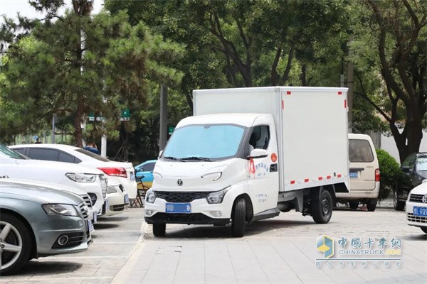 飛碟汽車  載貨車