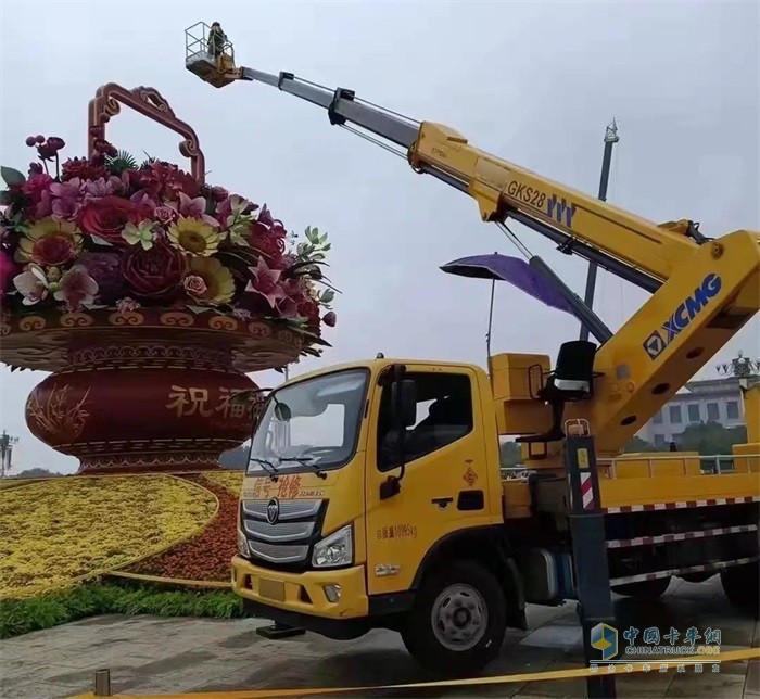 搭建任務(wù)中的歐馬可高空作業(yè)車