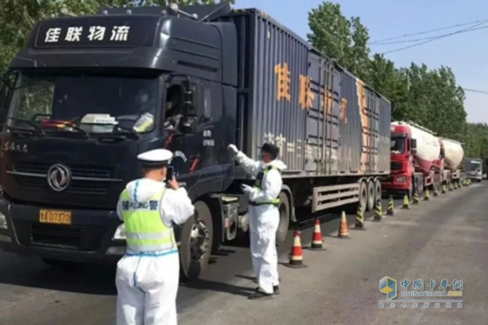 山東省交通運(yùn)輸廳 跟隨大貨車(chē) 體驗(yàn)暗訪行動(dòng)