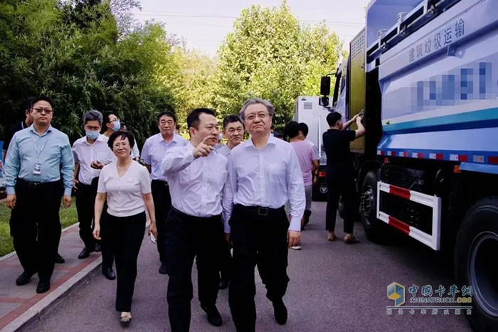 河北省委常委、唐山市委書記武衛(wèi)東專程參觀解放氫能產(chǎn)品