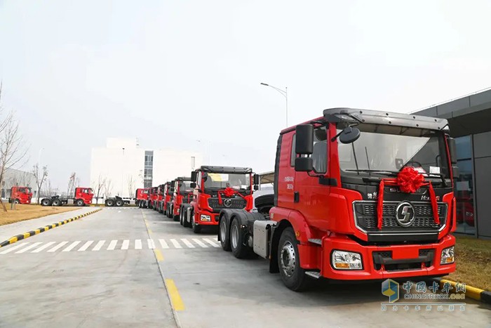 首批發(fā)車！陜汽康明斯運(yùn)煤子母車實(shí)力開啟熱銷模式