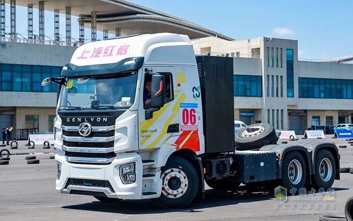 “氫”裝上陣！“冠軍車型”紅巖杰獅氫燃料電池重卡實(shí)力出擊