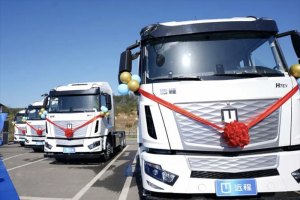 遠(yuǎn)程純電牽引車批量交付四川大客戶 營造砂石料綠運新體驗